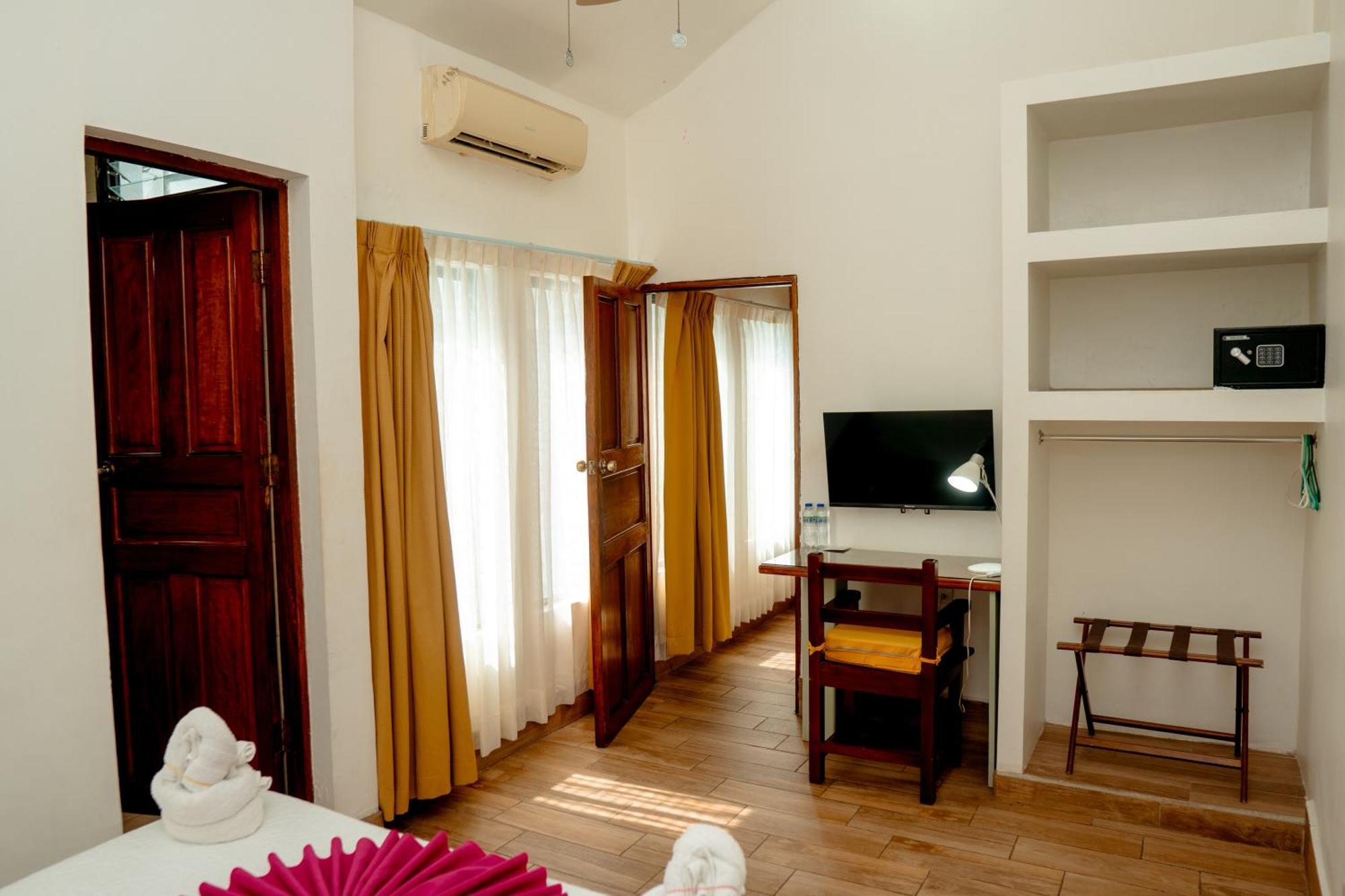 Hotel Casona De La Isla Флорес Екстериор снимка