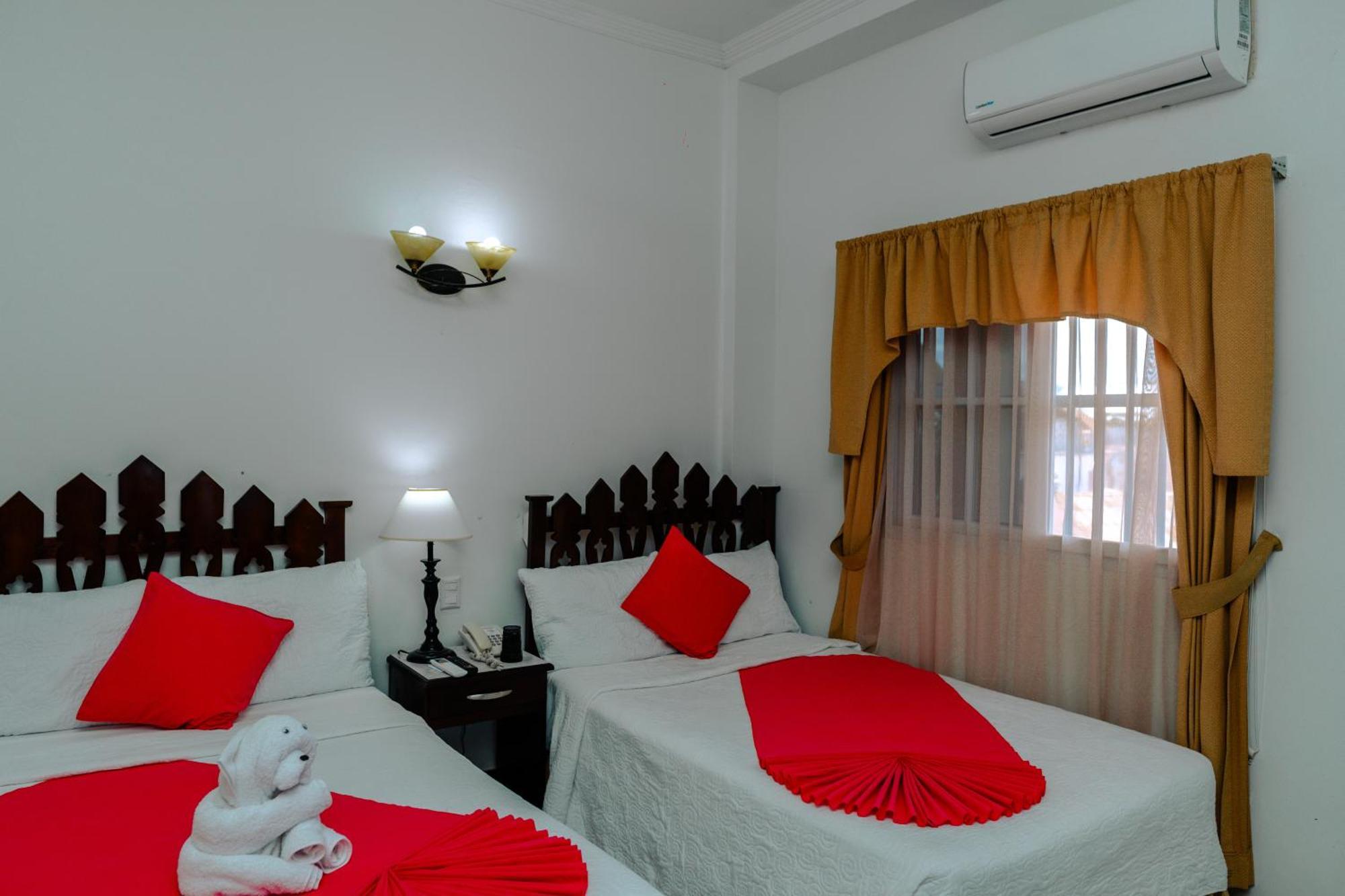 Hotel Casona De La Isla Флорес Екстериор снимка