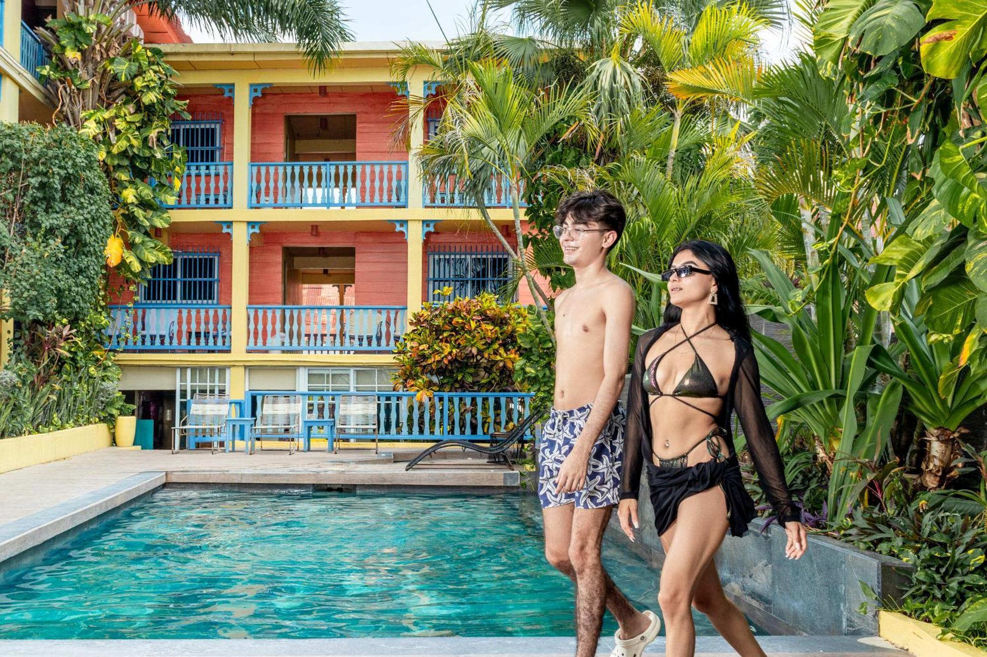 Hotel Casona De La Isla Флорес Екстериор снимка